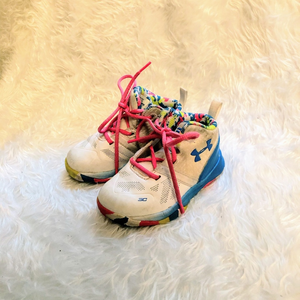 Toddler Size 5 Underamour Lace up Sneakers